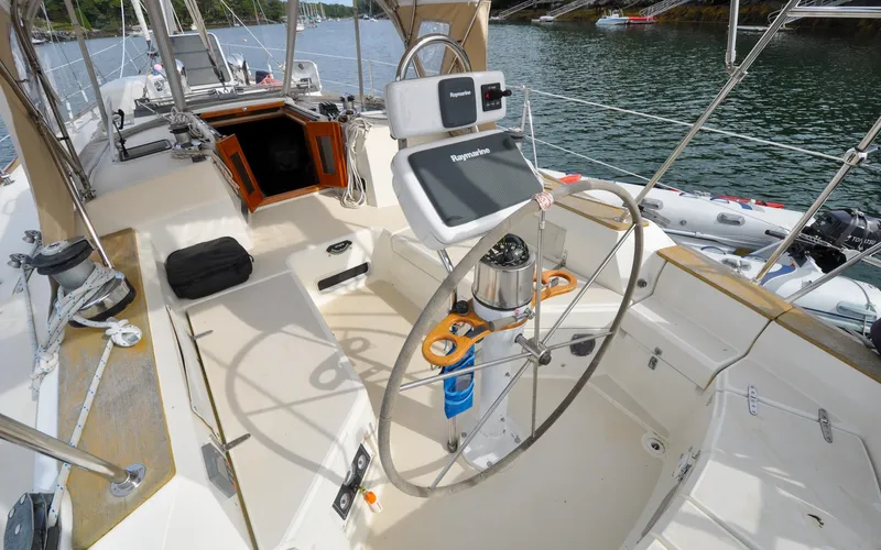 Milady Yacht Photos Pics Sabre 42 - Milady - Cockpit