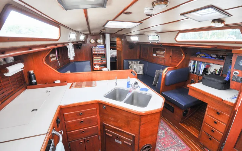 Milady Yacht Photos Pics Sabre 42 - Milady - Salon/Galley