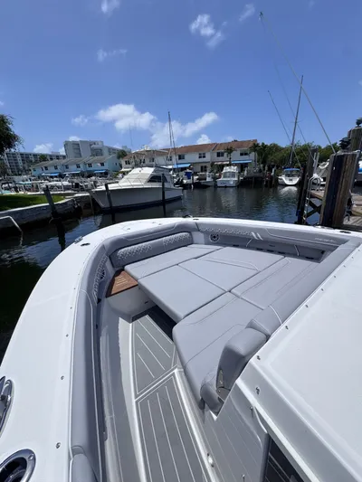  Yacht Photos Pics 2026 REGAL 43 SAV - Image 35