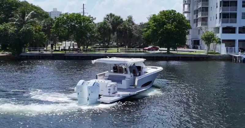  Yacht Photos Pics 2026 REGAL 43 SAV - Image 11