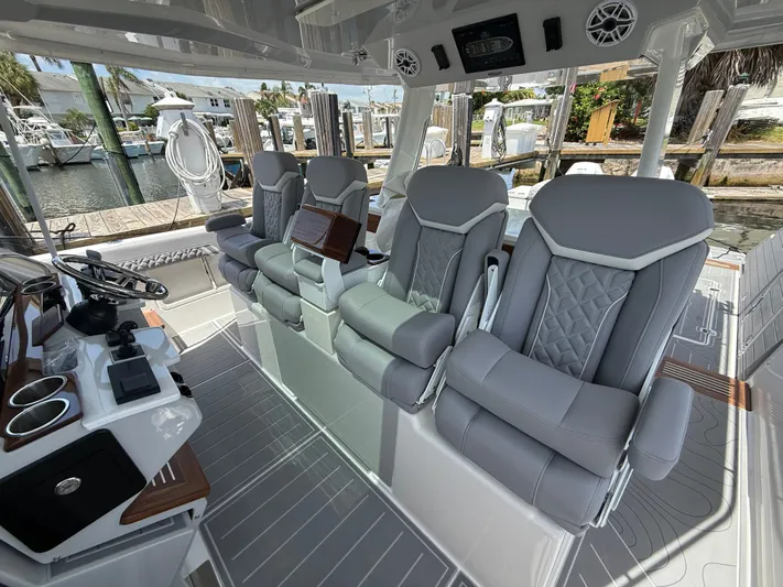  Yacht Photos Pics 2026 REGAL 43 SAV - Image 19