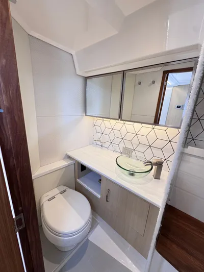  Yacht Photos Pics 2026 REGAL 43 SAV - Image 42