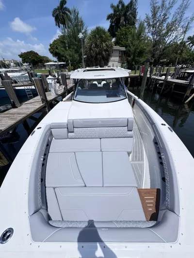  Yacht Photos Pics 2026 REGAL 43 SAV - Image 33