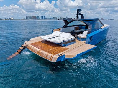 Yacht