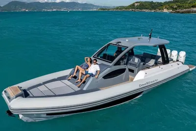 2025 Ranieri Ranieri International Cayman 50 Hard Top