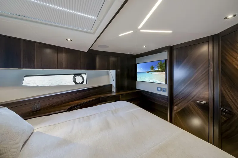  Yacht Photos Pics 2025 Sunseeker Manhattan 55 - Image 48