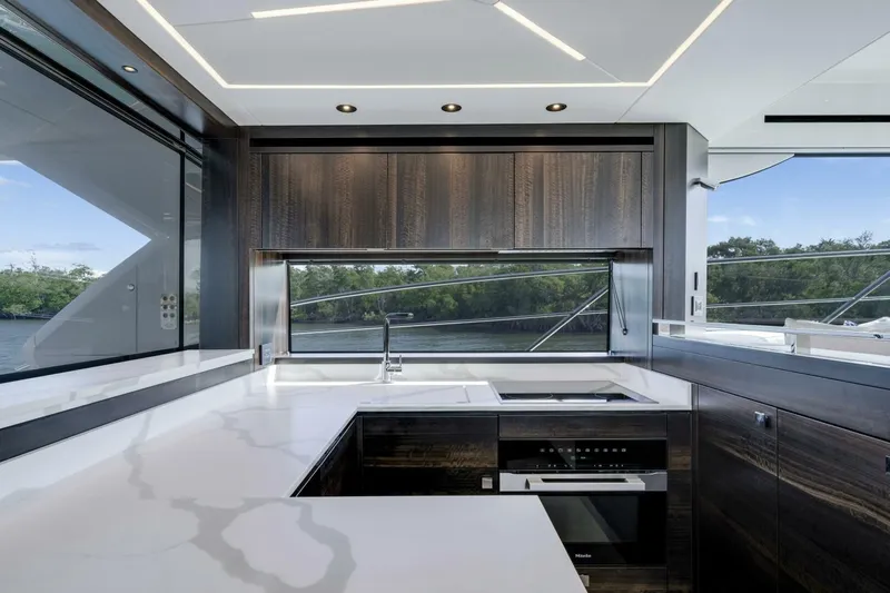  Yacht Photos Pics 2025 Sunseeker Manhattan 55 - Image 19