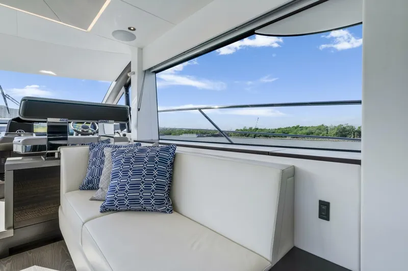  Yacht Photos Pics 2025 Sunseeker Manhattan 55 - Image 23