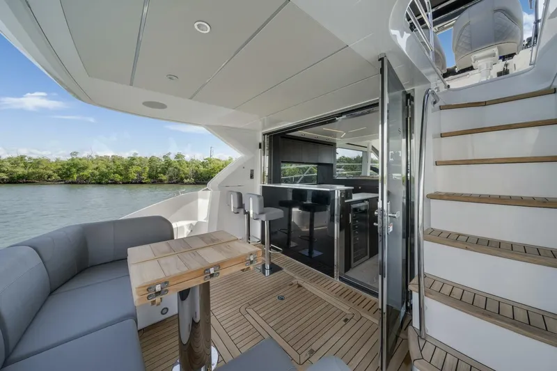  Yacht Photos Pics 2025 Sunseeker Manhattan 55 - Image 15