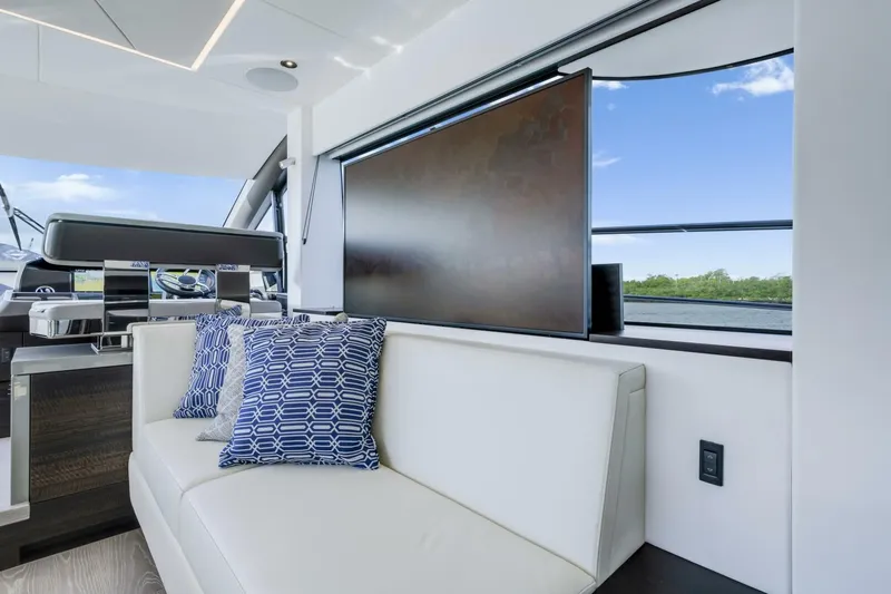  Yacht Photos Pics 2025 Sunseeker Manhattan 55 - Image 24