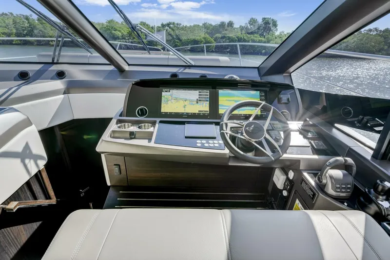  Yacht Photos Pics 2025 Sunseeker Manhattan 55 - Image 34