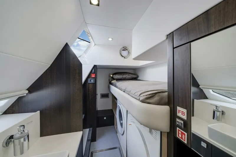  Yacht Photos Pics 2025 Sunseeker Manhattan 55 - Image 65