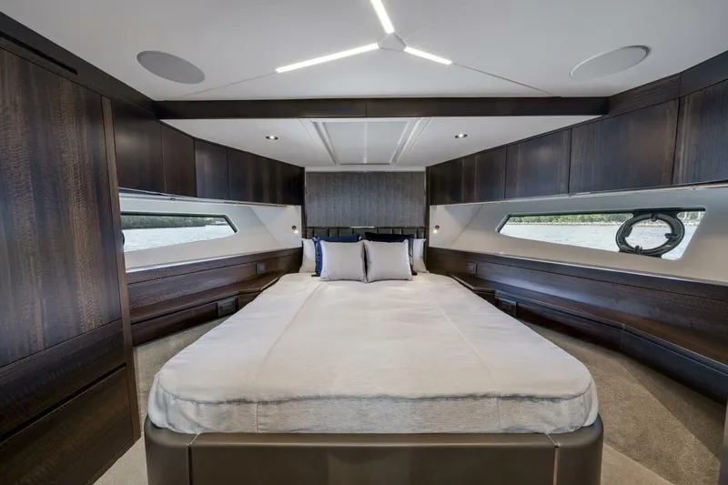  Yacht Photos Pics 2025 Sunseeker Manhattan 55 - Image 46