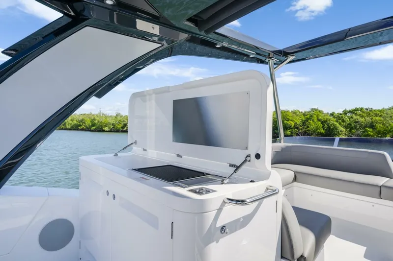  Yacht Photos Pics 2025 Sunseeker Manhattan 55 - Image 59