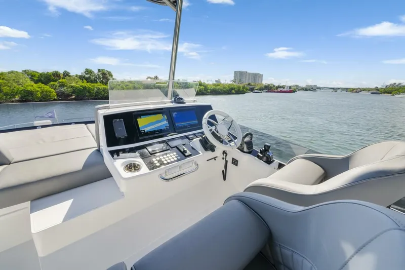  Yacht Photos Pics 2025 Sunseeker Manhattan 55 - Image 55