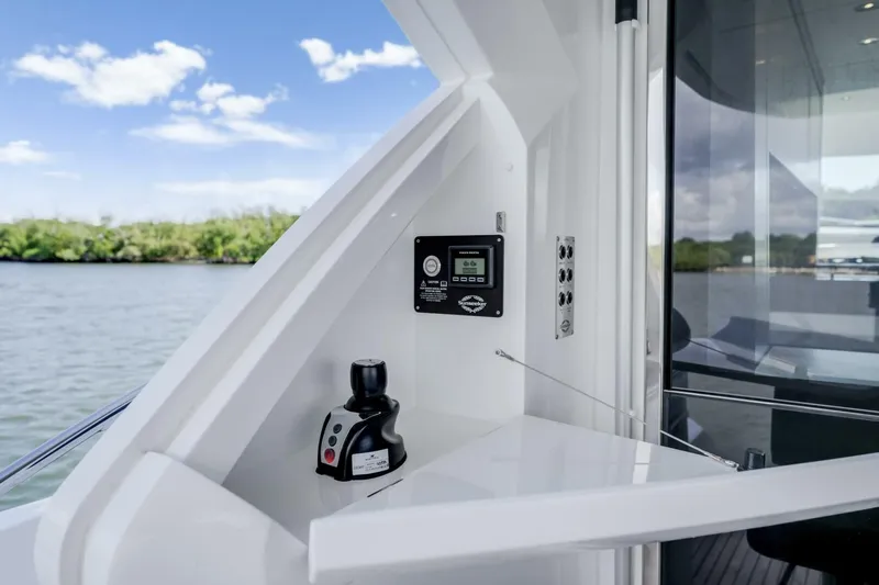  Yacht Photos Pics 2025 Sunseeker Manhattan 55 - Image 12