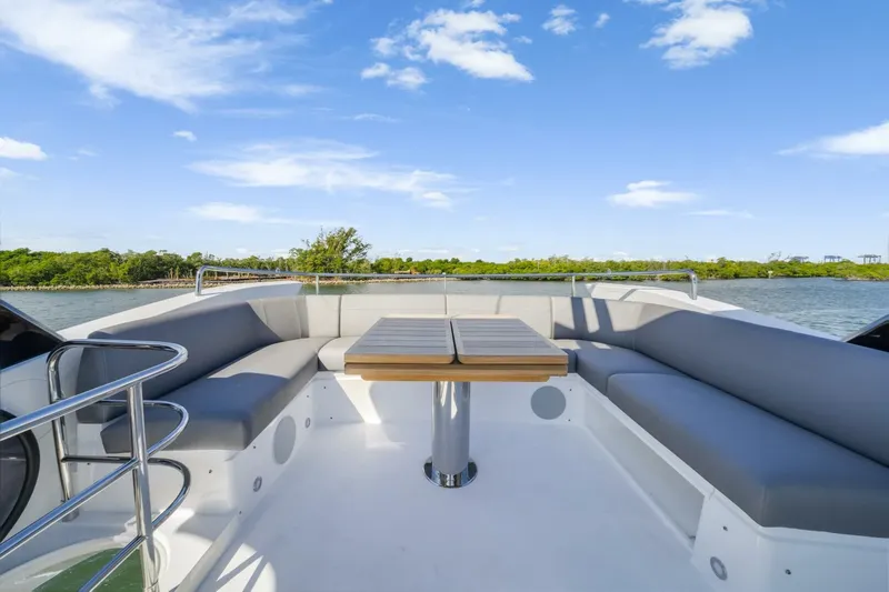  Yacht Photos Pics 2025 Sunseeker Manhattan 55 - Image 60