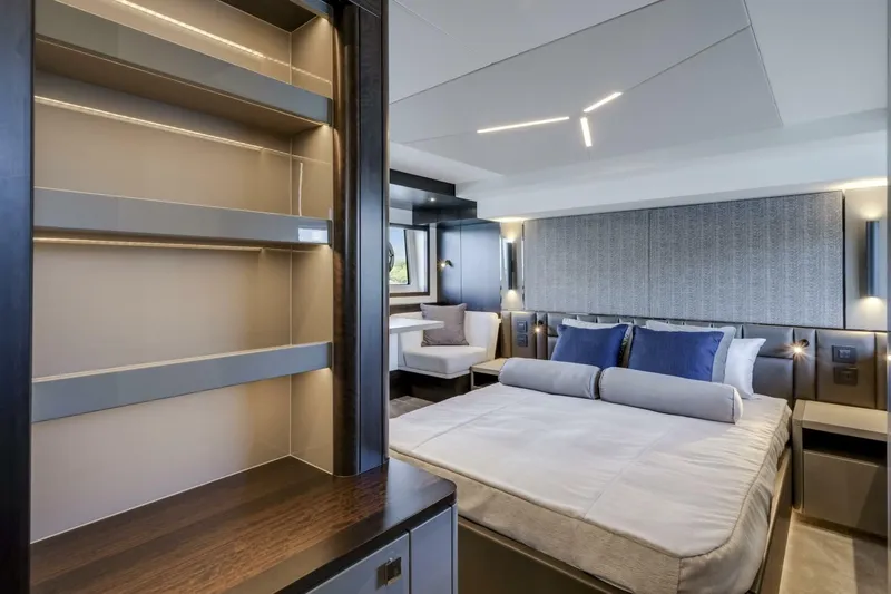  Yacht Photos Pics 2025 Sunseeker Manhattan 55 - Image 37