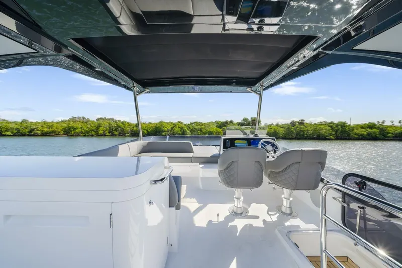  Yacht Photos Pics 2025 Sunseeker Manhattan 55 - Image 53