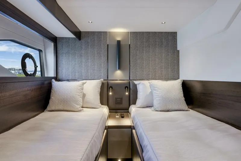  Yacht Photos Pics 2025 Sunseeker Manhattan 55 - Image 51