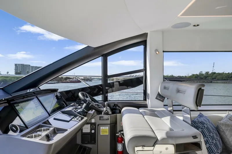  Yacht Photos Pics 2025 Sunseeker Manhattan 55 - Image 32