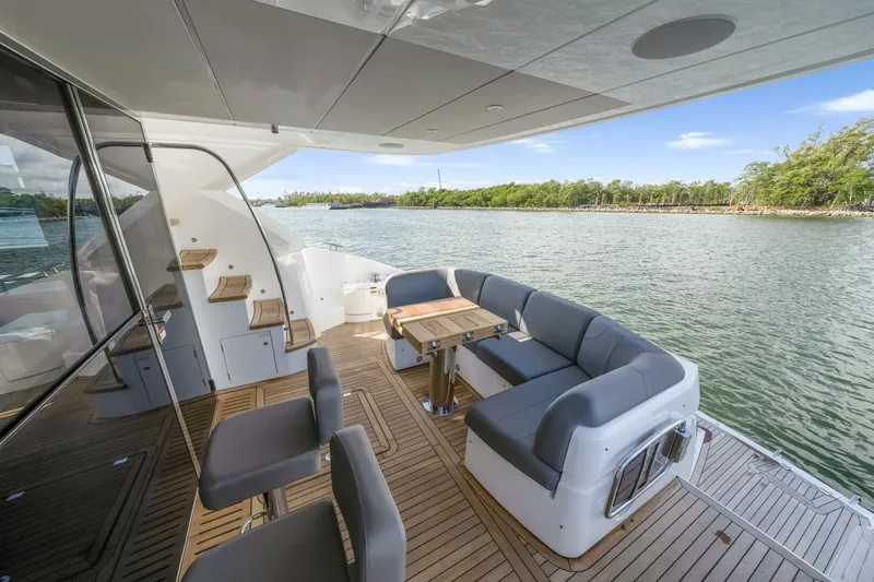  Yacht Photos Pics 2025 Sunseeker Manhattan 55 - Image 13