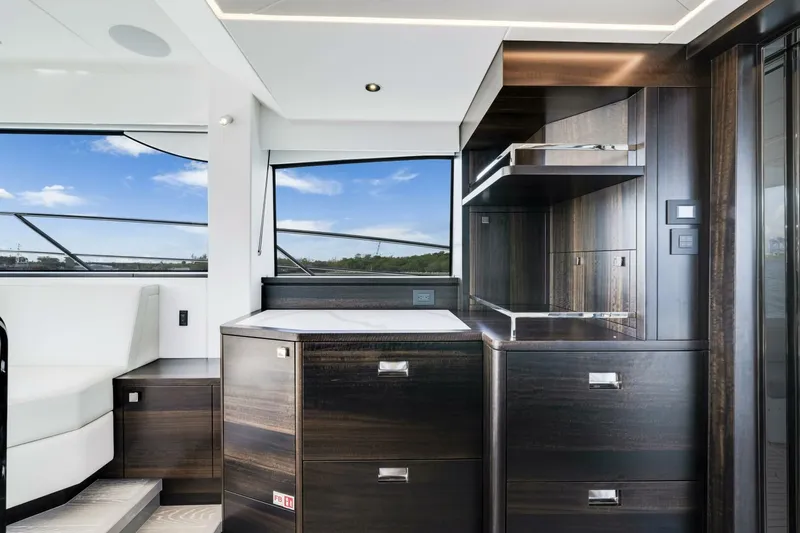  Yacht Photos Pics 2025 Sunseeker Manhattan 55 - Image 22