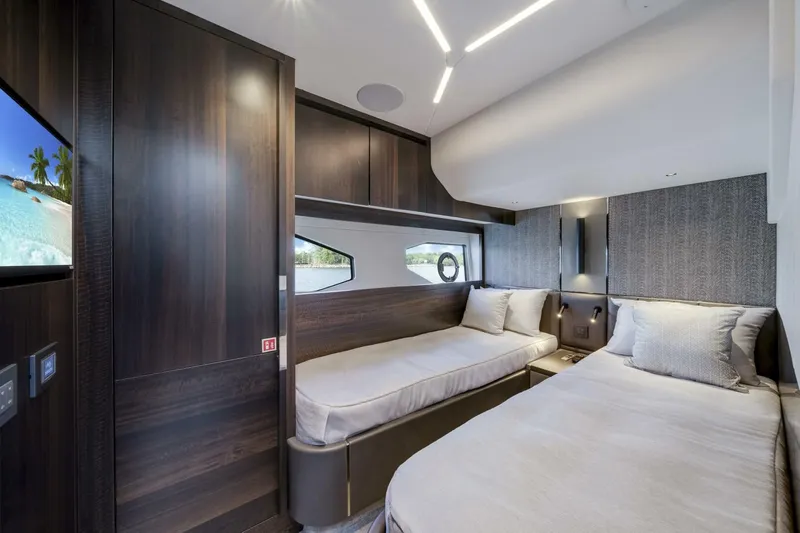  Yacht Photos Pics 2025 Sunseeker Manhattan 55 - Image 50