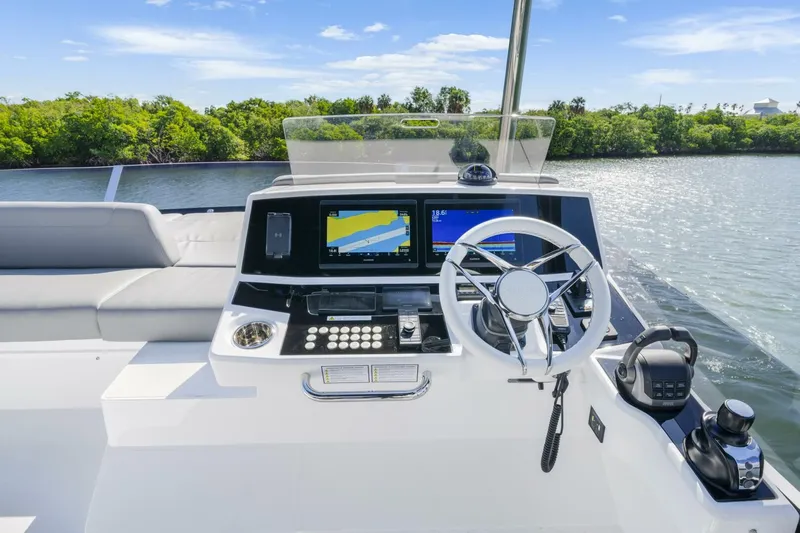  Yacht Photos Pics 2025 Sunseeker Manhattan 55 - Image 56