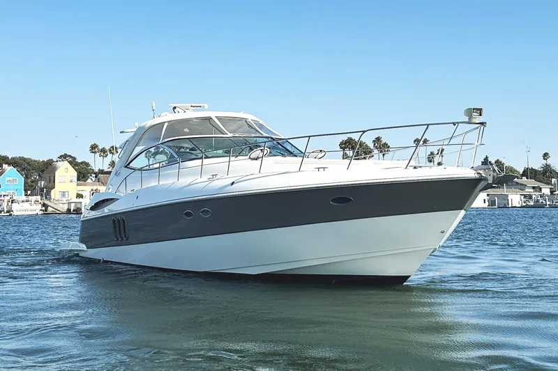  Yacht Photos Pics 2007 Cruisers Yachts 540 Express on water, showcasing sleek design and luxury features.