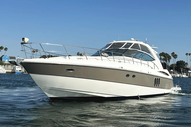  Yacht Photos Pics 2007 Cruisers Yachts 540 Express on water, showcasing sleek design and luxury features.