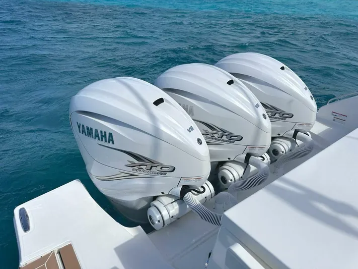  Yacht Photos Pics 2024 Pursuit Os 445 - Image 2