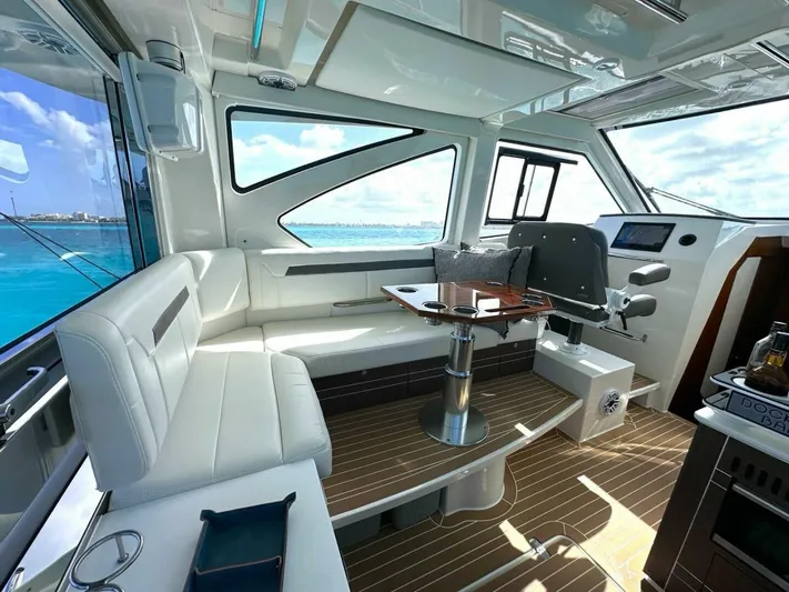  Yacht Photos Pics 2024 Pursuit Os 445 - Image 8