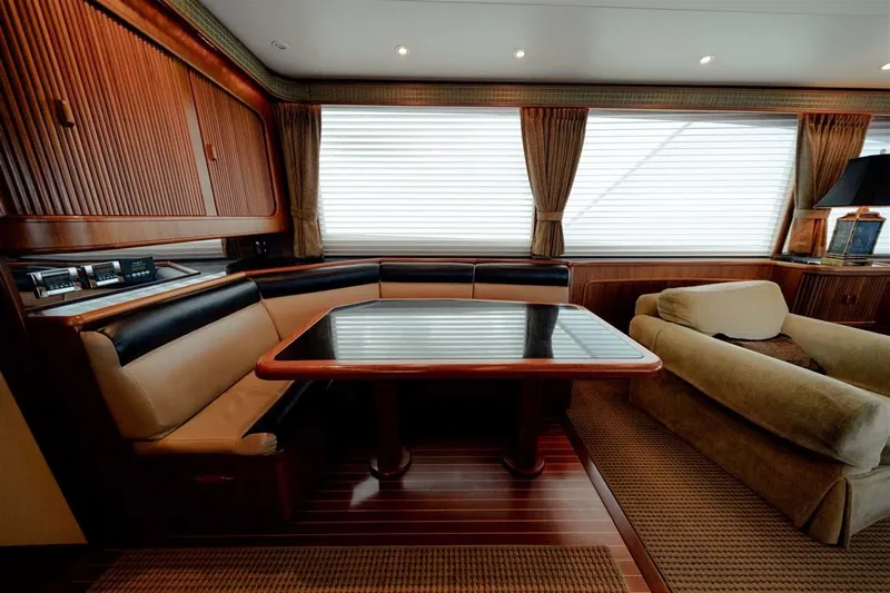 Silky Yacht Photos Pics Dinette