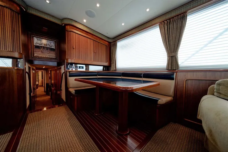 Silky Yacht Photos Pics Dinette