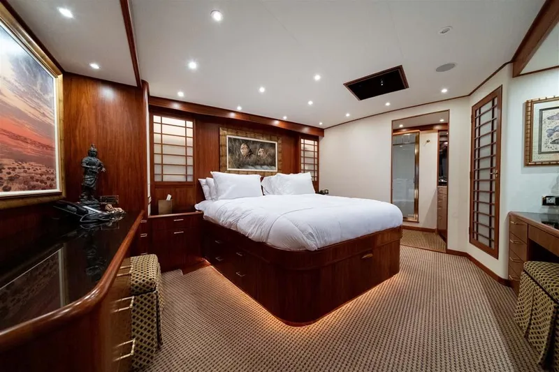 Silky Yacht Photos Pics Large Master Stateroom Beautiful Layout