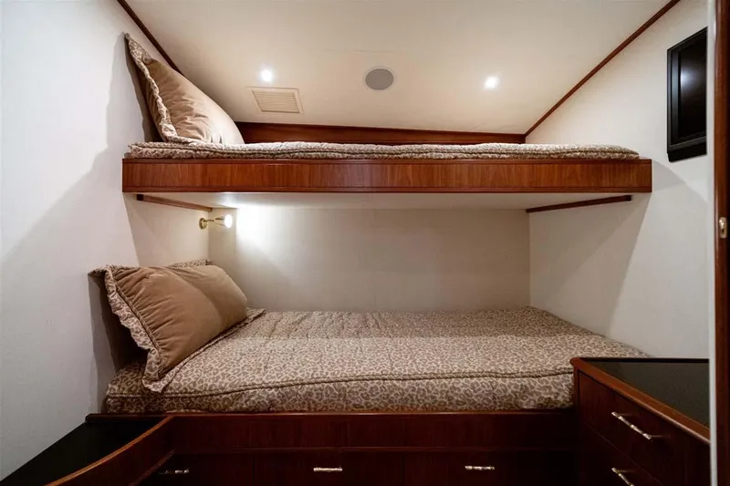 Silky Yacht Photos Pics Guest Stateroom with Oversized Over/Under Berths