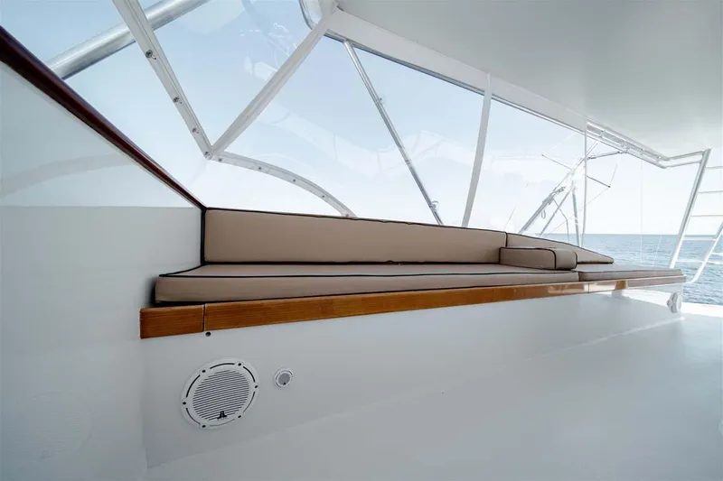 Silky Yacht Photos Pics Flybridge Starboard Forward Seating