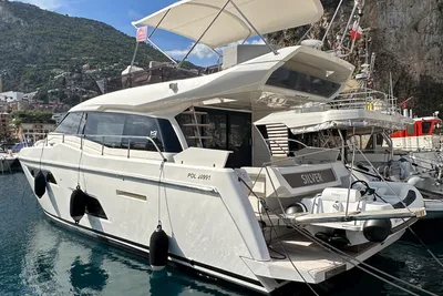 2019 Ferretti Yachts 450