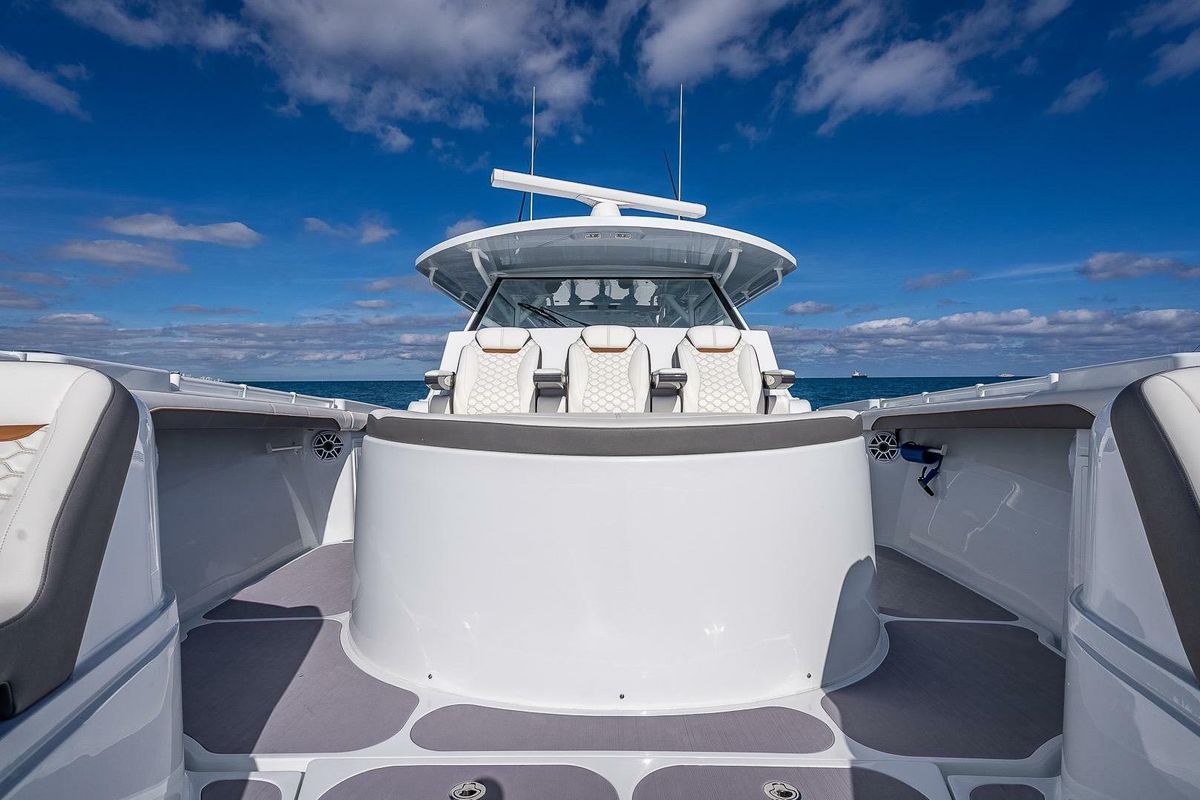 2024 Yellowfin 54 