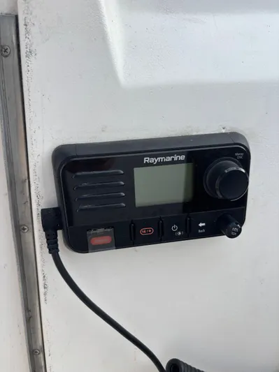 Royal Dawn Yacht Photos Pics Raymarine marine radio on a 2001 Hunter 460 sailboat dashboard.