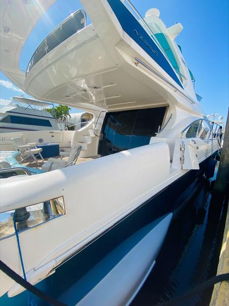 2008 Azimut 68E