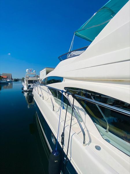 2008 Azimut 68E