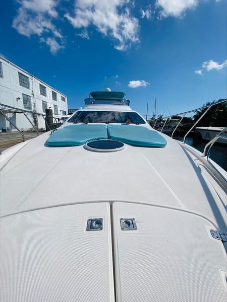 2008 Azimut 68E