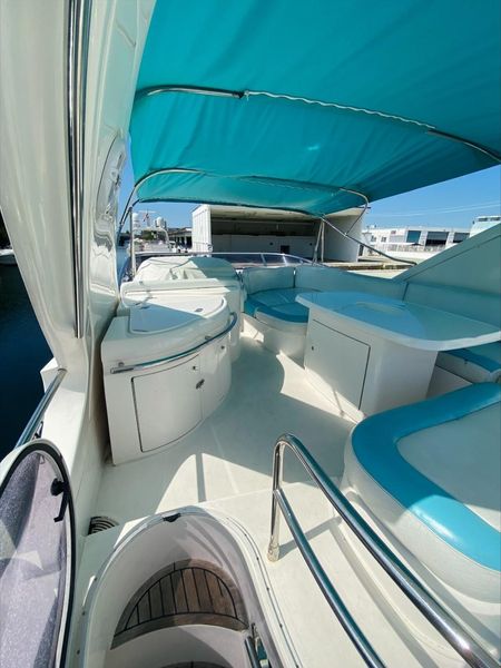 2008 Azimut 68E