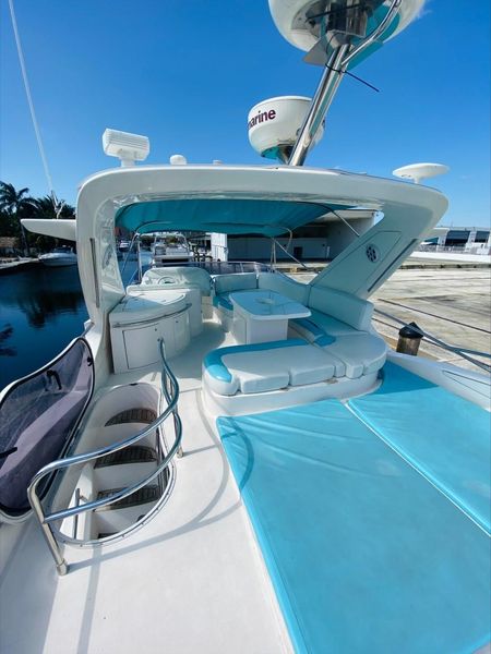 2008 Azimut 68E