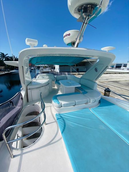 2008 Azimut 68E