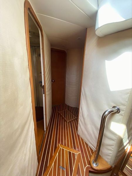 2008 Azimut 68E