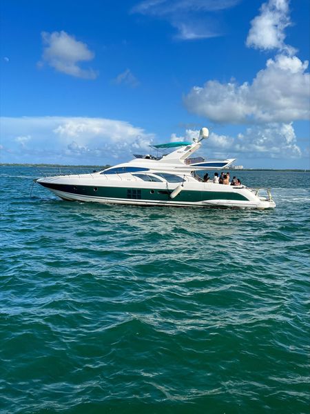 2008 Azimut 68E