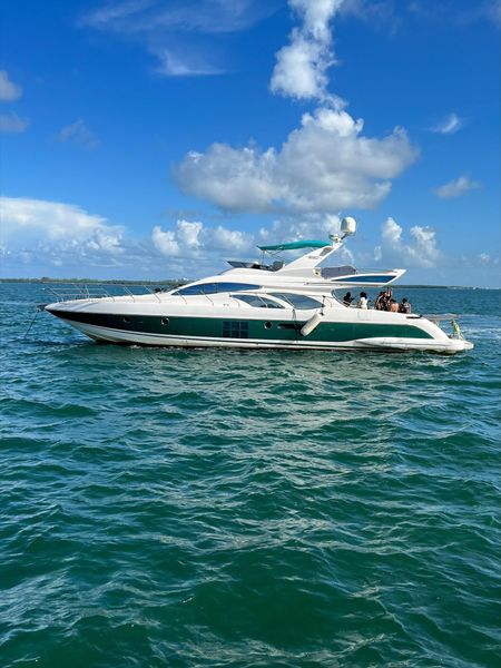 2008 Azimut 68E